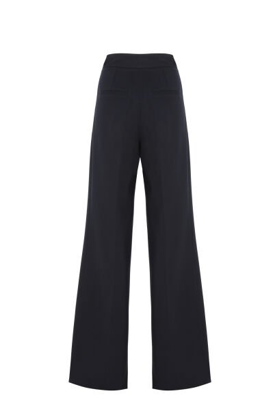 ELISA SUIT